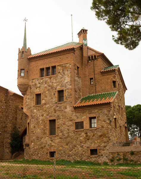 Casa Del Mestre Colonia Guell和Escola Colonia Guell的建筑 — 图库照片