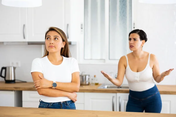 Sad Woman Ignoring Her Girlfriend Standing Background Arguing Her — Stock Photo, Image