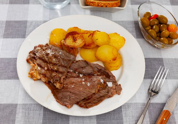 Fresh Grilled Beef Steak Served Plate Fried Potatoes — Foto de Stock