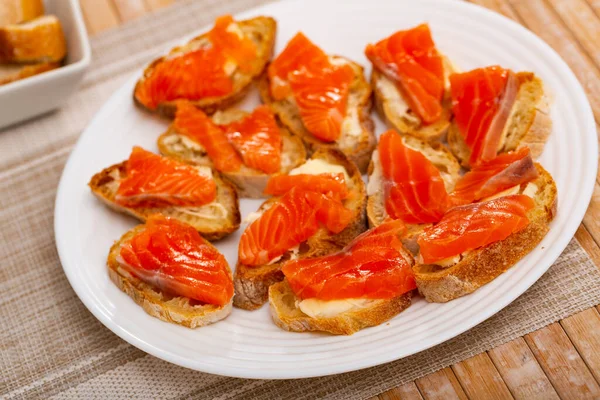 Delicious Sandwiches Bread Smoked Salmon Butter Table Cafe — Stock Photo, Image