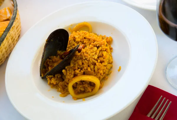 Plate Tasty Seafood Dish Paella Marinera Fisherman Paella Squid Rings — Stock Photo, Image