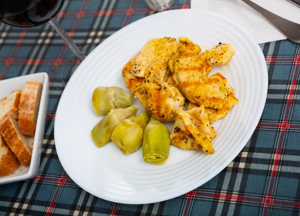 Traditional Spain Cuisine Roasted Chicken Fillet Artichokes White Plate — Stock Photo, Image