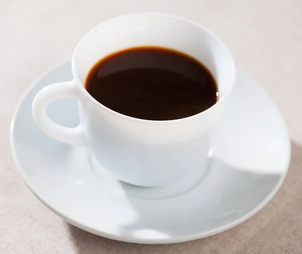 Bild Der Tasse Frischen Schwarzen Kaffee Americano Auf Dem Tisch — Stockfoto