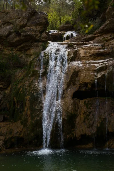 Puro Riacho Montanha Com Água Verde Lugar Atraente Espanha — Fotografia de Stock