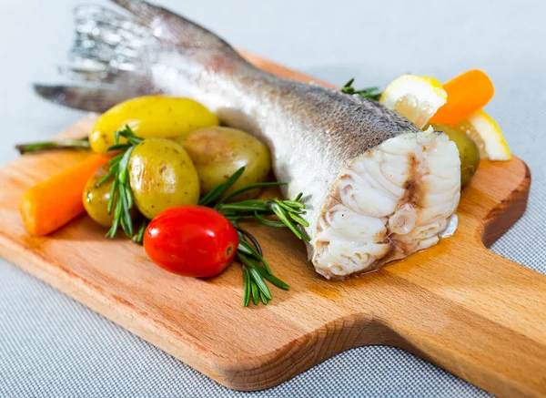 Baked Hake Tail Vegetables Recipe 250G Hake Other Cod Fish — Stock Photo, Image