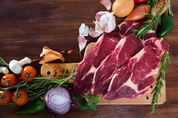 Assortimento Carni Verdure Crude Scrivania Legno Naturale Ingredienti Cucina — Foto Stock