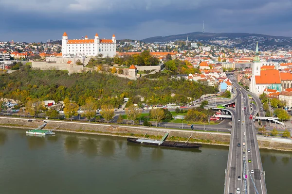 Blick Auf Das Historische Zentrum Der Stadt Bratislava Mit Der — Stockfoto