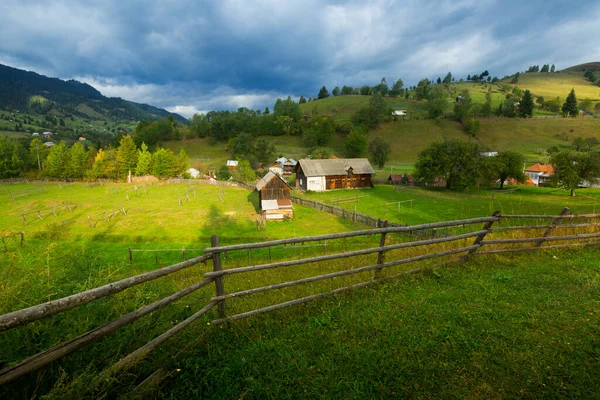 Paisaje Rural Del Pueblo Rumano Sadova Provincia Suceava Rumanía — Foto de Stock
