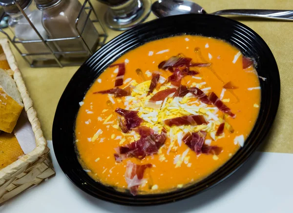 Traditionelle Kalte Spanische Suppe Salmorejo Aus Tomaten Mit Brot Knoblauch — Stockfoto
