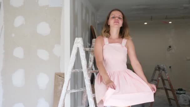 Attractive Young Woman Wearing Dress Posing Construction Site Standing Stepladder — Wideo stockowe