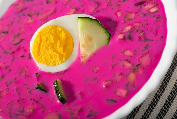 Sopa Alimentar Saudável Com Beterraba Ovos Pepino Iogurte — Fotografia de Stock
