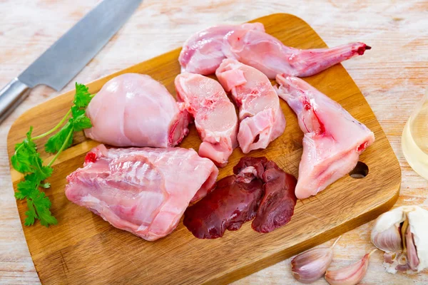 Coniglio Crudo Fresco Tritato Con Verdure Aglio Spezie Preparato Cottura — Foto Stock
