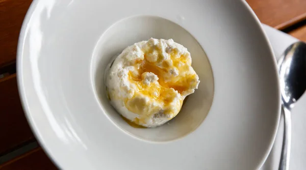 Lezzetli Peynir Tatlı Mato Con Miel Katalan Mutfağı — Stok fotoğraf