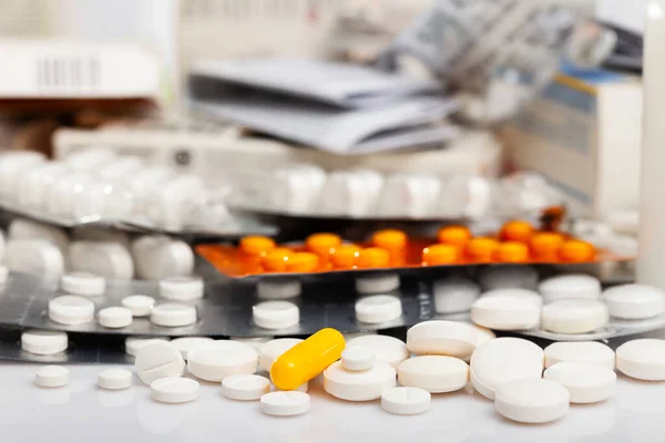 Verschiedene Tabletten Und Kapseln Pillen Auf Weißem Hintergrund — Stockfoto