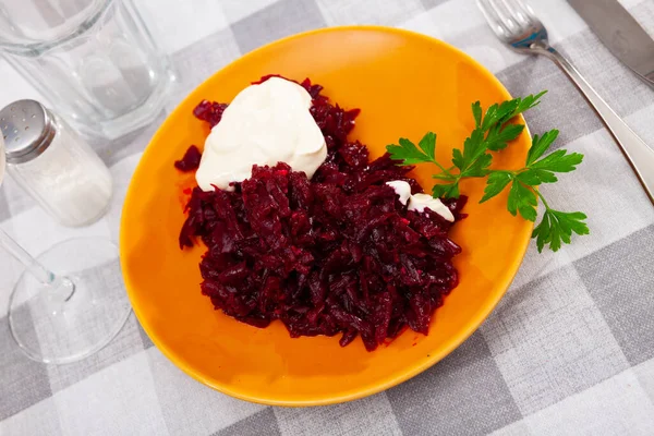 Salade Traditionnelle Cuisine Russe Betterave Grillée Bouillie Décorée Avec Brin — Photo