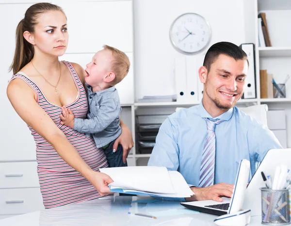 Adult Male Lawyer Talking Young Smiling Woman Little Son — Stock Photo, Image