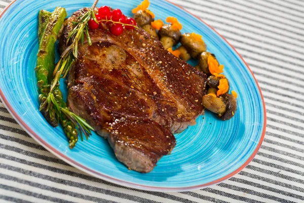 Steak Entrecote Beef Mushroom Asparagus Plate Table — Stock Photo, Image
