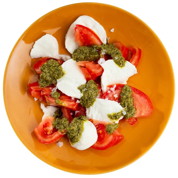 Taze Mozzarella Domates Tabakta Pesto Soslu Caprese Salatası Beyaz Arkaplan — Stok fotoğraf