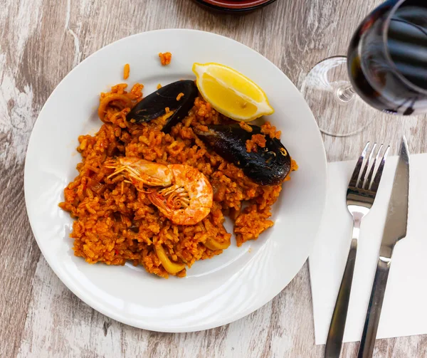 Heerlijke Traditionele Valenciaanse Zeevruchten Paella Hartige Rijstschotel Met Garnalen Mosselen — Stockfoto