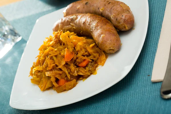 Roasted Sausages Served Side Dish Cabbage Stewed Carrot — Stock Photo, Image