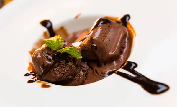 Yapımı Çikolatalı Dondurma Çikolatalı Dondurma Naneli — Stok fotoğraf
