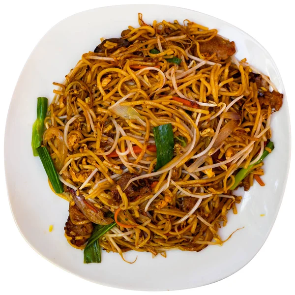 Popular Chinese Dish Chow Mein Fried Noodles Beef Pieces Vegetables — Stock Photo, Image