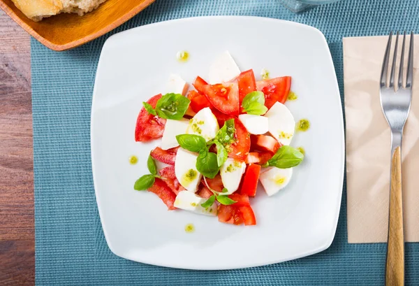 Caprese Salad Fresh Tomatoes Mozzarella Cheese Basilic Herb Dish Italian — Stock Photo, Image