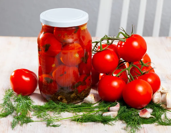 Jar Pickled Tomatoes Dill Garlic Ripe Tomatoes Table High Quality — Stock Photo, Image