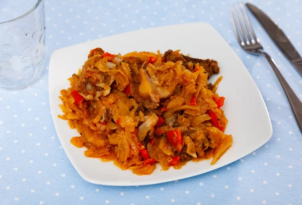 Appetizing Pork Ribs Stewed Cabbage Carrot Served Plate — Stock Photo, Image