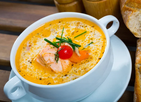 Norwegian Cuisine Cream Soup Salmon Served White Soup Bowl Bread — Stockfoto