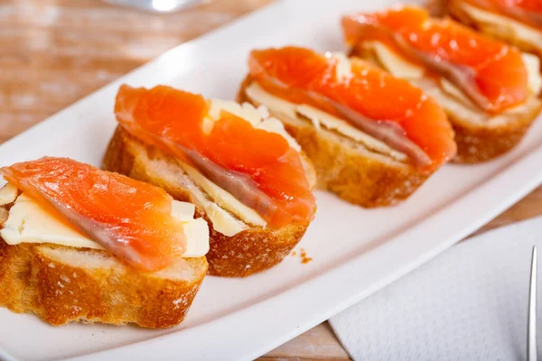 Salmon Toasts Butter Delicious Lunch Healthy Food Fish Sandwich Diet — Stock Photo, Image