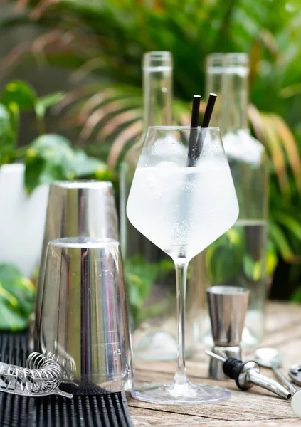 Koude Verfrissende Niet Alcoholische Cocktail Met Ijs Glazen Beker Met — Stockfoto
