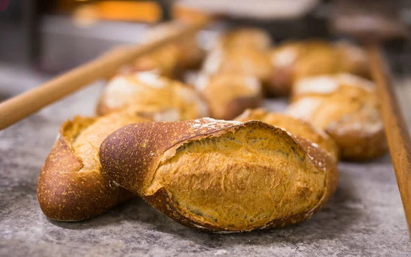 Brot Auf Holzschaufel Bäckerei — Stockfoto