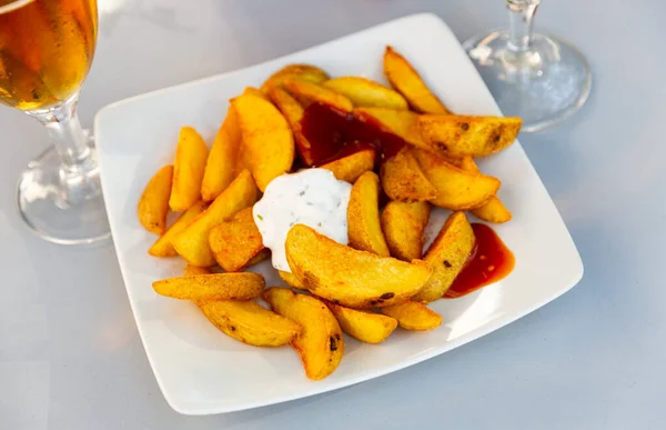 Delicious Baked Potatoes Spicy Creamy Sauce Aioli Tomato Salsa Popular — Stock Photo, Image