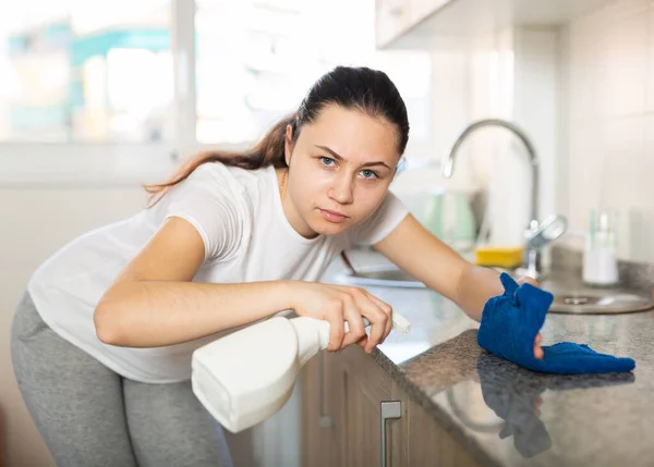 Portrait Young Positive Woman Doing Chores Cleaning Kitchen — Stock Photo, Image