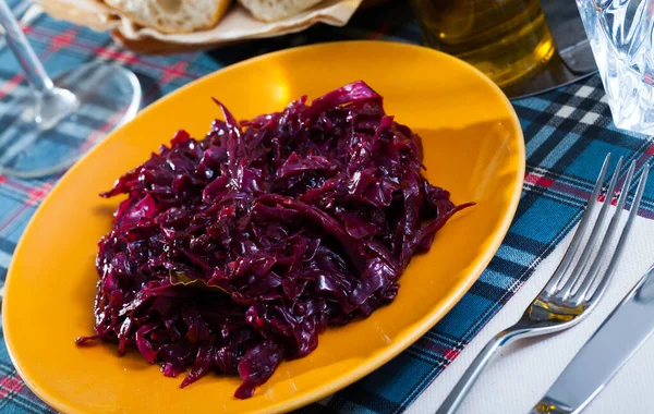 Portion Stewed Red Cabbage Easy Vegetarian Dish — Stock Photo, Image