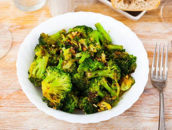 Green Fried Broccoli Bowl Top View — Stock Photo, Image