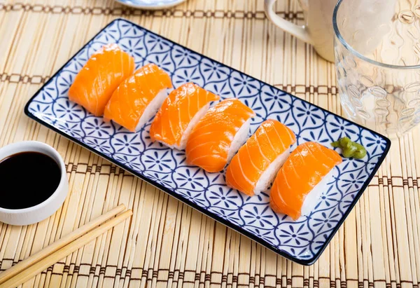 Nigiri Sushi Oval Shaped Balls Row Salmon Topping — Stock Photo, Image