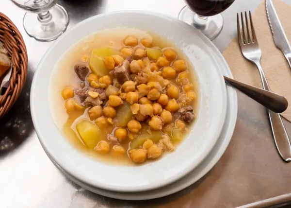 Beliebtes Gericht Der Spanischen Küche Ist Cocido Garbanzos Aus Fleisch — Stockfoto