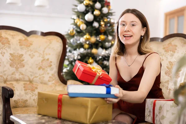 Happy Young Woman Prepares Christmas Presents Home Guests Being Anticipation — Stock Photo, Image
