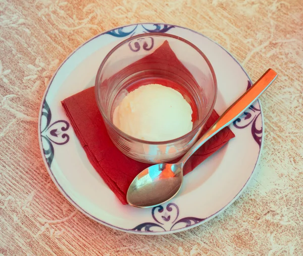 Napkin Covered Plate Glass Refreshing Dessert Lemon Sorbet Summer Refreshing — Stock Photo, Image