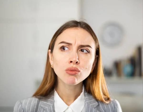 Portrait Serious Young Caucasian Woman Office Worker — Stock Photo, Image