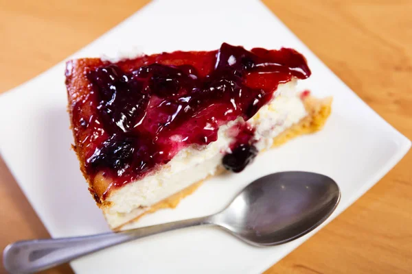 Slice Classic Creamy Cheesecake Cranberries Sauce Popular Dessert — Stock Photo, Image