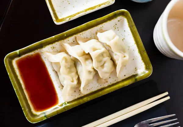 Service Plate Containing Traditional Steamed Yaki Gyoza Mixed Soya Sauce — Stock Photo, Image