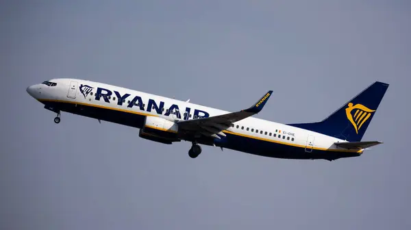 Barcelona Spain August 2023 Passenger Airliner Irish Airline Ryanair White — Stock Photo, Image