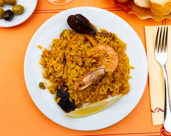 Valencian Paella Mixture Chicken Seafood — Stock Photo, Image
