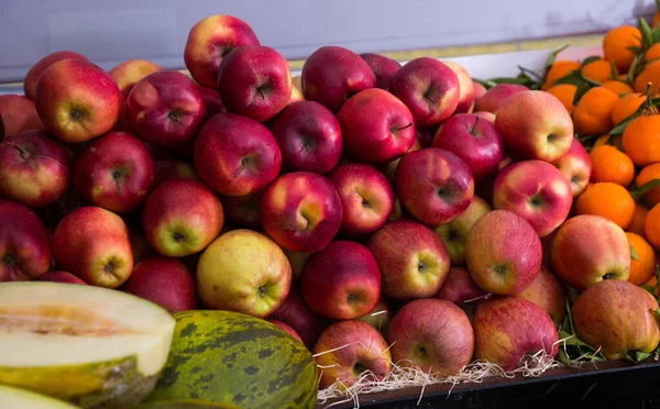 Imagen Frutas Frescas Temporada Mostrador Mercado Alimentos Sin Personas — Foto de Stock
