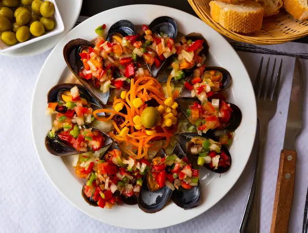 Stuffed Vinaigrette Vegetables Tasty Mussels Plate Table — Stock Photo, Image