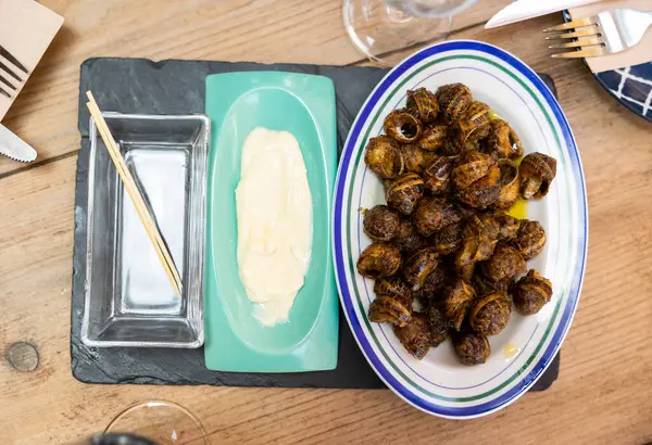 Escargots Tapa Andalousie Nourriture Traditionnelle Sur Table Gros Plan — Photo