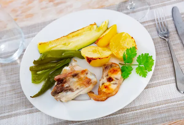 Appetizing Baked Young Rabbit Served Potato Grilled Pepper Courgette — Stock Photo, Image